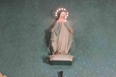 Oremos para que el amor misericordioso encuentre abiertos y disponibles los corazones de los hombres de nuestro tiempo