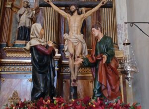 Cristo crucificado san juan y virgen maría