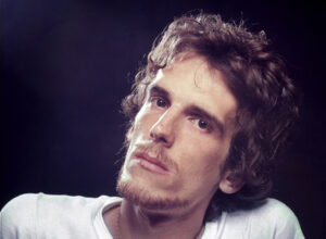 Luis_Alberto_Spinetta_en_1976