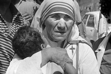 Recordando a la Madre Teresa en el aniversario de su llegada a la Casa del Cielo