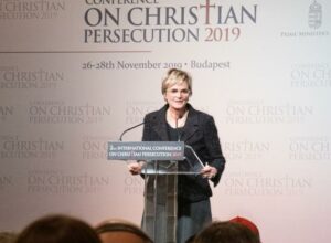 Princess_Gloria_von_Thurn_und_Taxis_Conference_on_Persecuted_Christians_810_500_75_s_c1