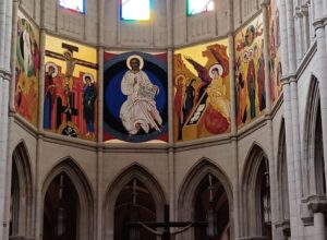 catedral-almudena-cristo-altar-mayor