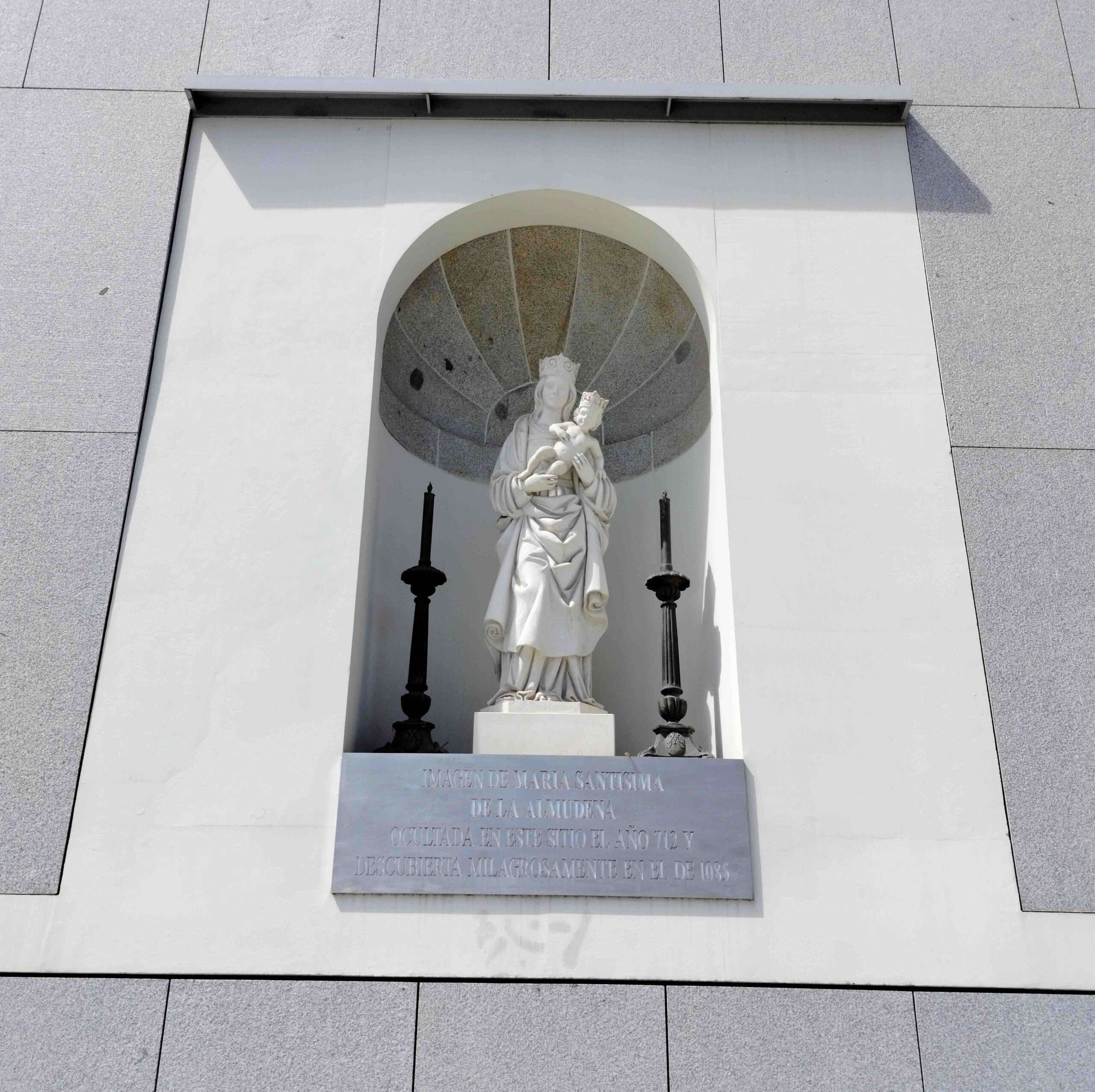 catedral de la almudena cielo 8