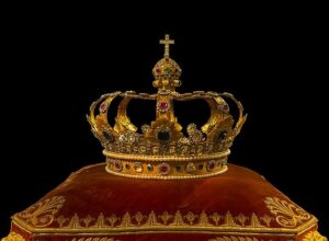 crown-759296_640