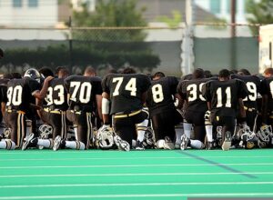 football-team-gdc2a02946_640