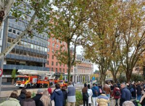 gente cotilla bomberos