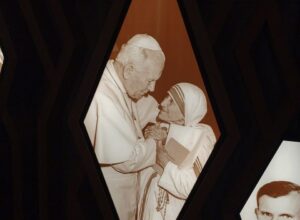 ¿Qué tienen en común san Josemaría, san Juan Pablo II y la santa Teresa de Calcuta?