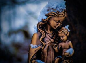 mother-mary-3405282_640
