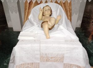 niño jesús adorar