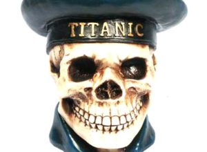 titanic-skull-money-box